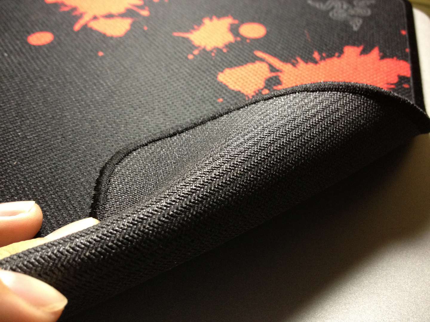 雷蛇(Razer)重装甲虫 Goliathus 游戏鼠标垫 穿越