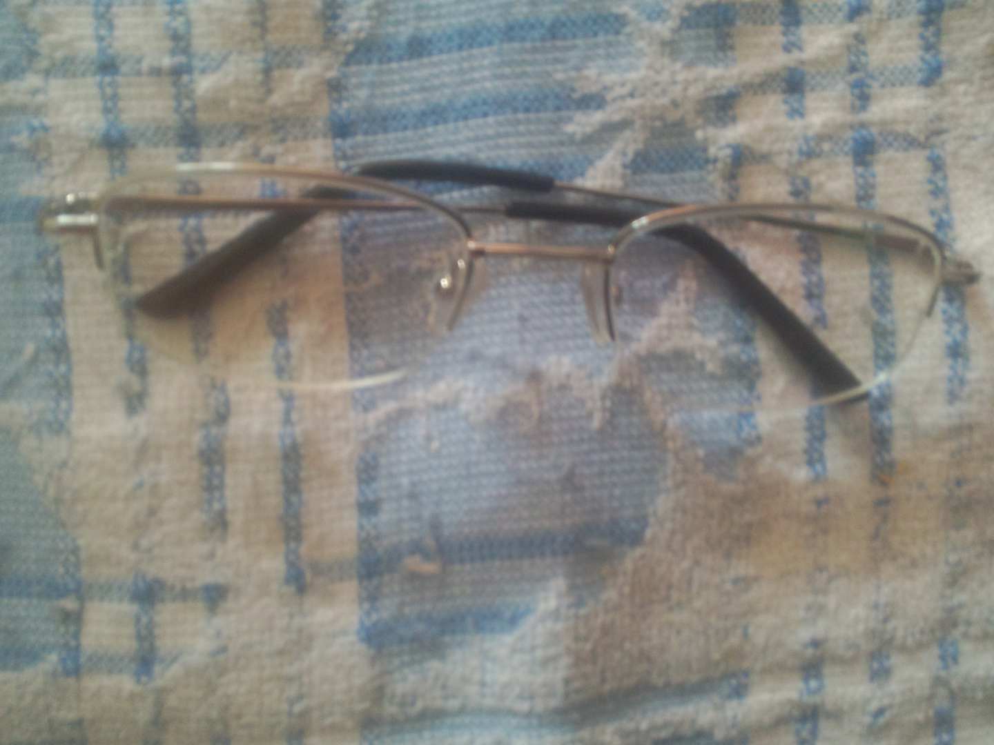 夕陽(yáng)紅老花鏡防藍光折疊名片夾式老花眼鏡男女老光眼鏡老人遠視老花眼鏡 銀色 100度建議45-49歲 曬單實(shí)拍圖