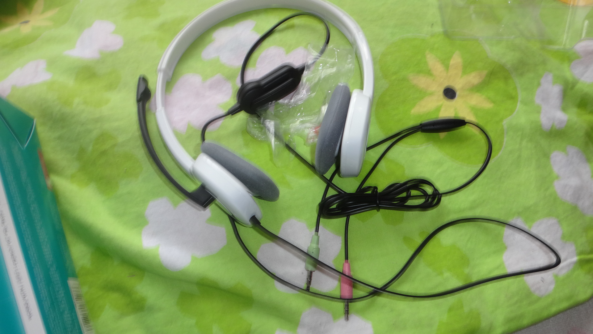 罗技(Logitech)H150 立体声耳机麦克风 白色--仔