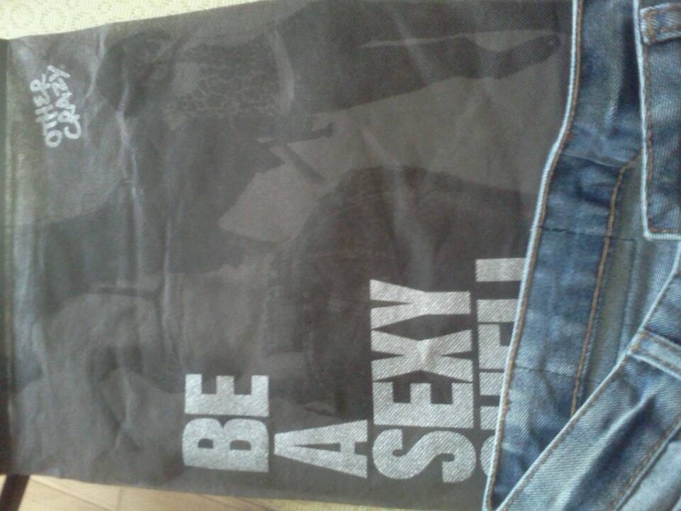 七<em>格格</em>othercrazy夏装磨破翻卷边漆点牛仔<em>短裤</em>