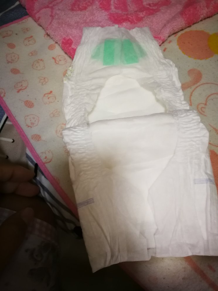 搞活动买的,很划算,小孩很喜欢噶,希望能多搞活动!!!有点味道,但散散就好了!搞活动买的,很划算,小孩很喜欢噶,希望能多搞活动!!!有点味道,但散散就好了!