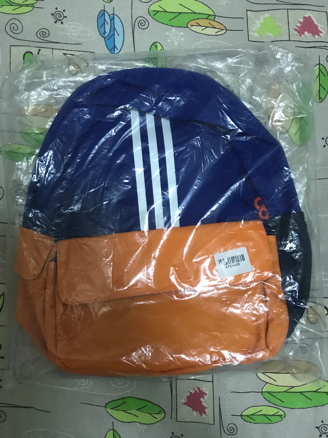 包是正品,不过包装太差了,就一个塑料袋