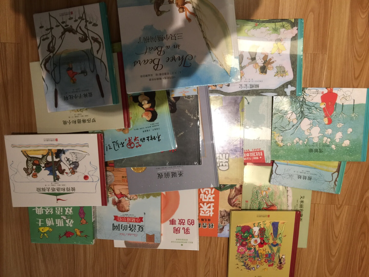 的图书活动一直搞得很好,买书都在买了。快递给力,买了好多,每一本都有塑封,很好。送了图书8周年的纪念书签。小孩喜欢得很。可惜没有抢到神卷啊……