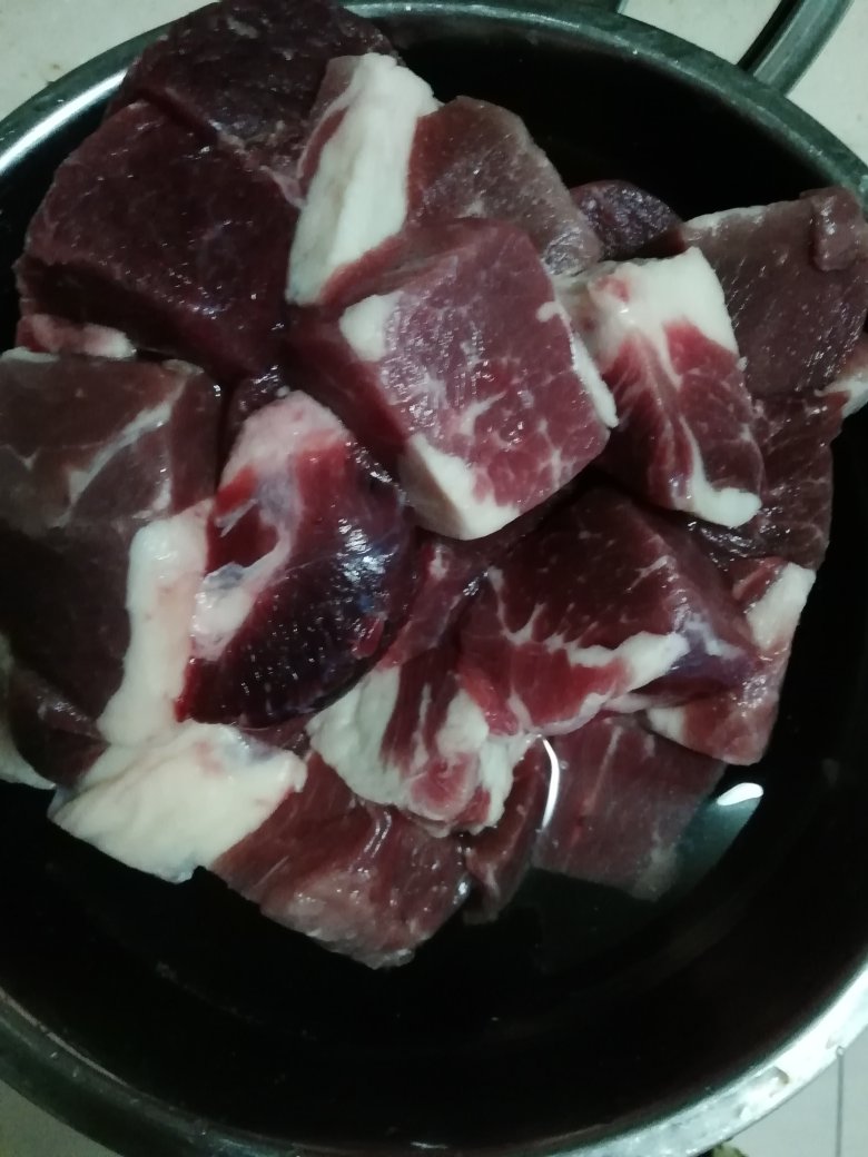 肉色教较暗红,不如恒都的看起来好一些,因为一起买的,有比较