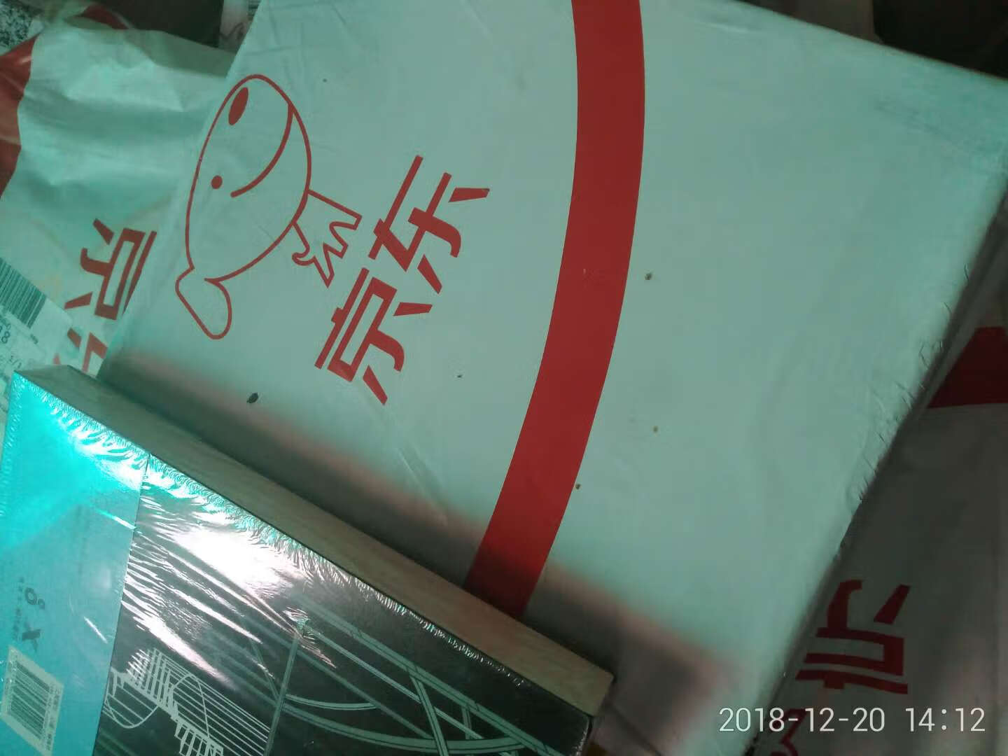 因为本人很懒,所以每个商品都一样一样地去写好评,所以特意写了****评论。的这件商品无论是质量、材质还是品牌以及配送速度,肯定都是本人所中意的。最后当然不可能忘了给这件商品一个好评,