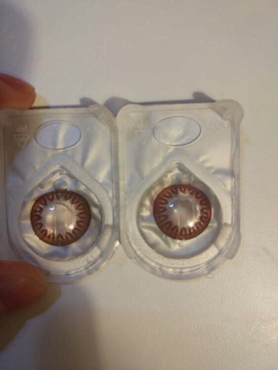 东西还可以,给老婆拍婚纱照用的,老婆打起来真漂亮。谢谢快递。刚好赶上拍照用,完成自己人生一件大事。