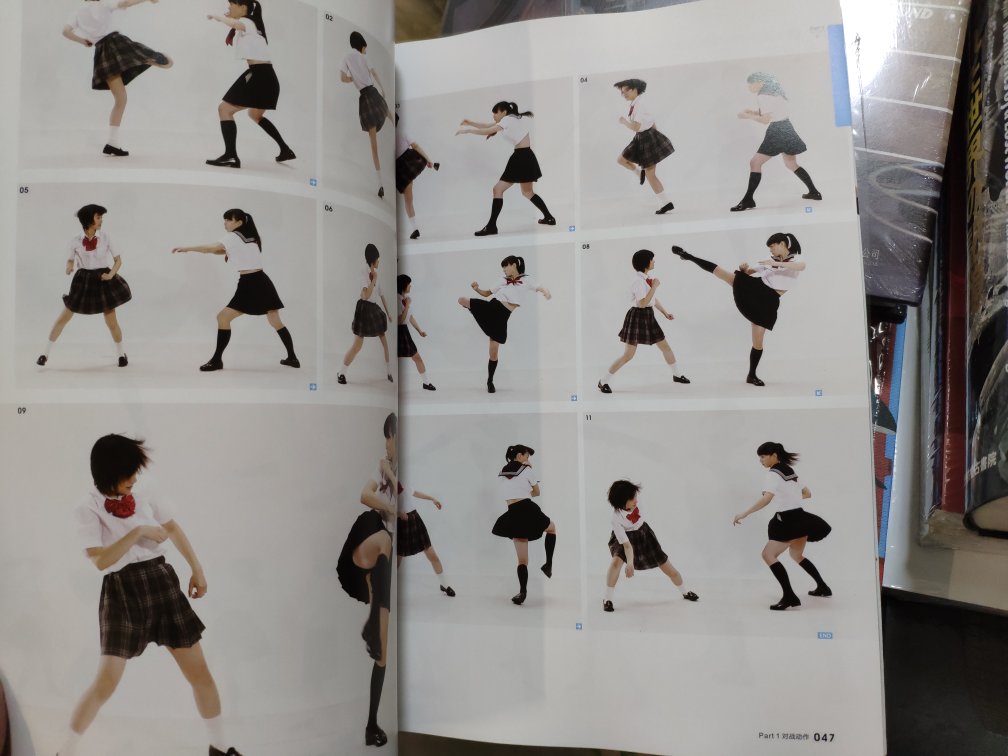 虽然算是凑单买的,但看图片也是挺不错的,不过日本的这类人体姿势图集适合学漫画参考,模特都光鲜亮丽,没有阴影,不适合素描。