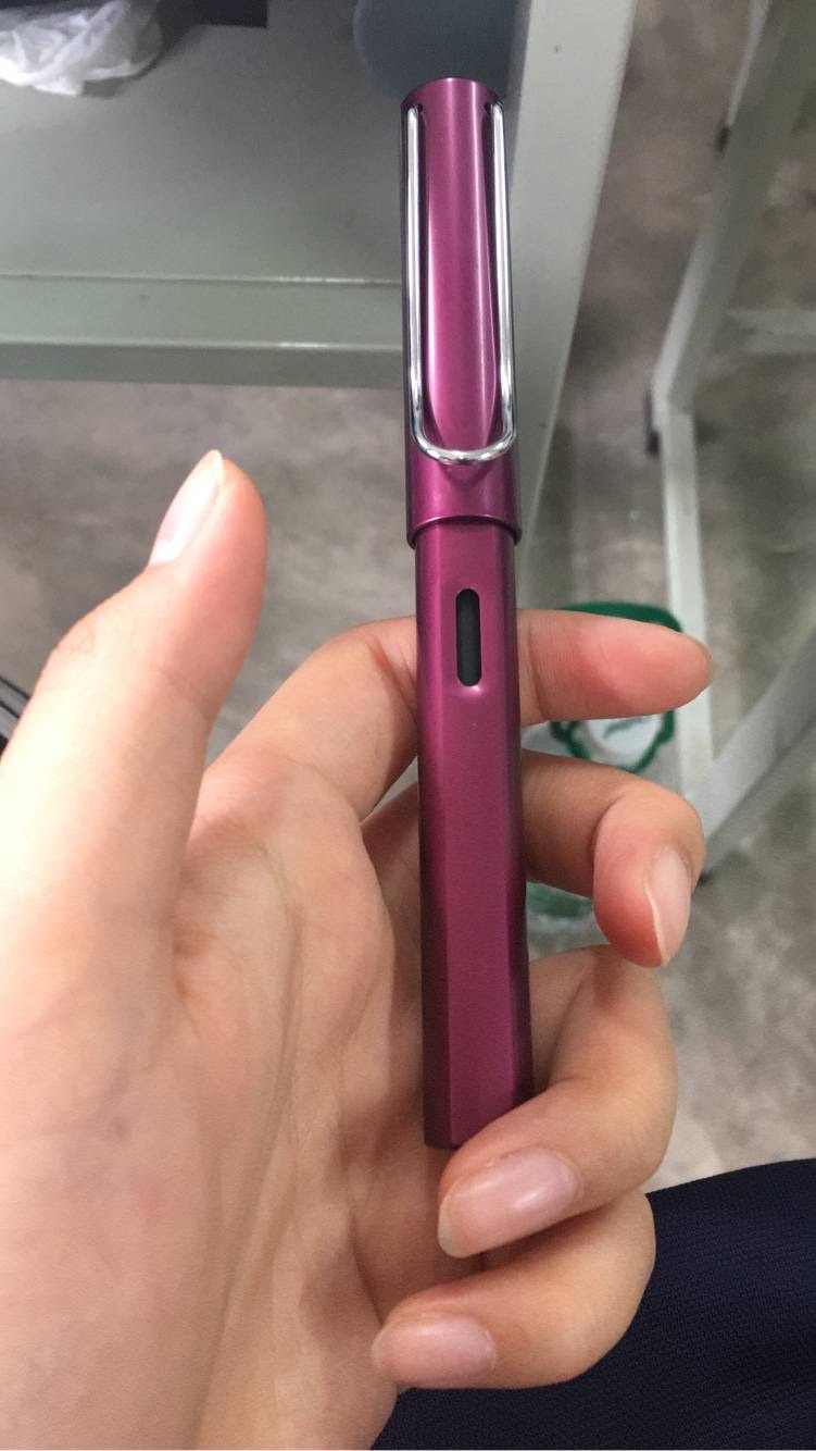没有lx系列好写,有些刮纸但是还是很好看的