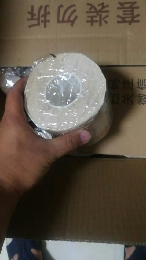 顺清柔的纸,价格不贵,绝对对的起消费者,尤其是4层的,吸水性绝对理想!