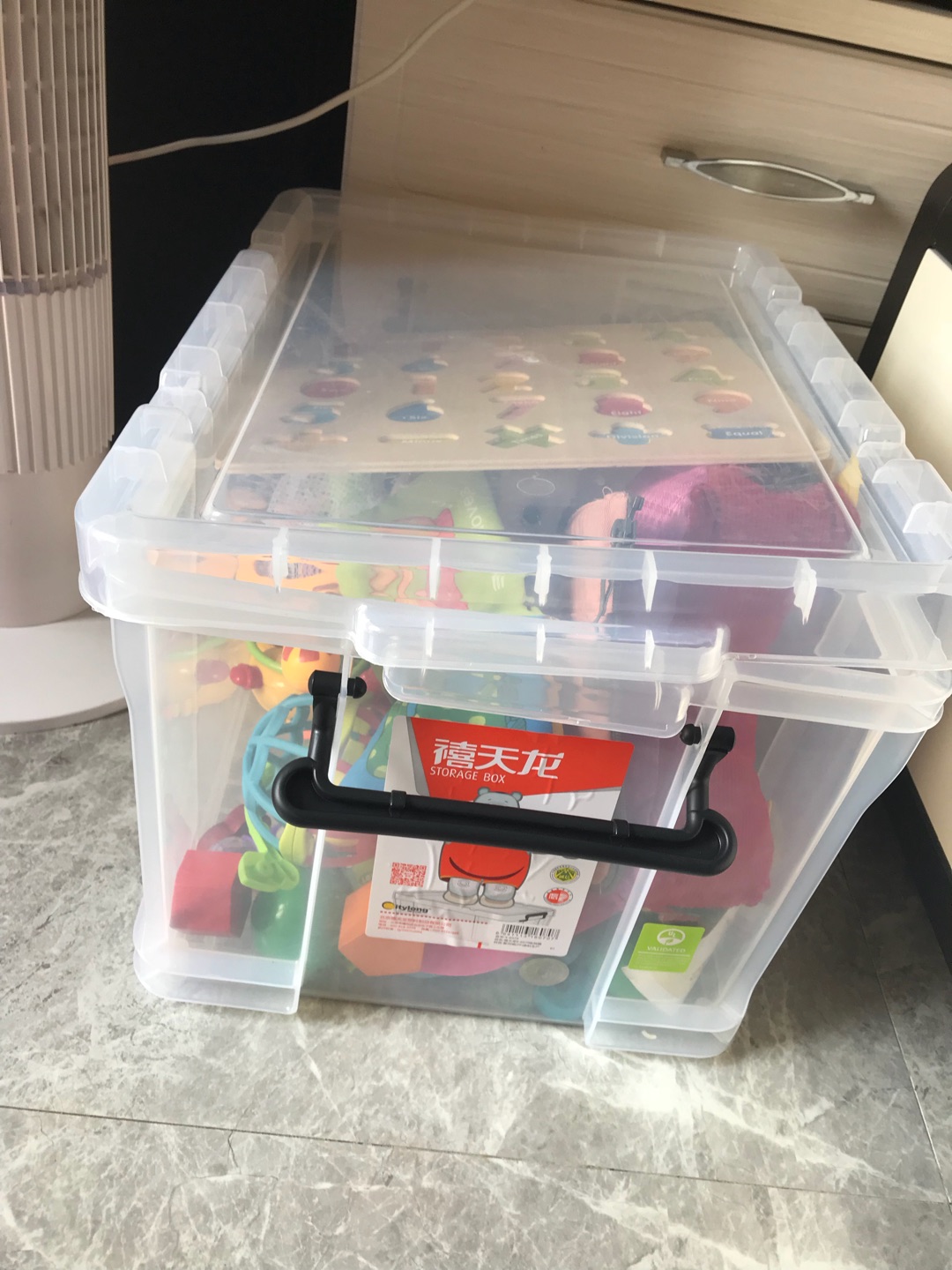 箱子质量很好哦,不错,装宝宝的玩具很合适,很结实哦