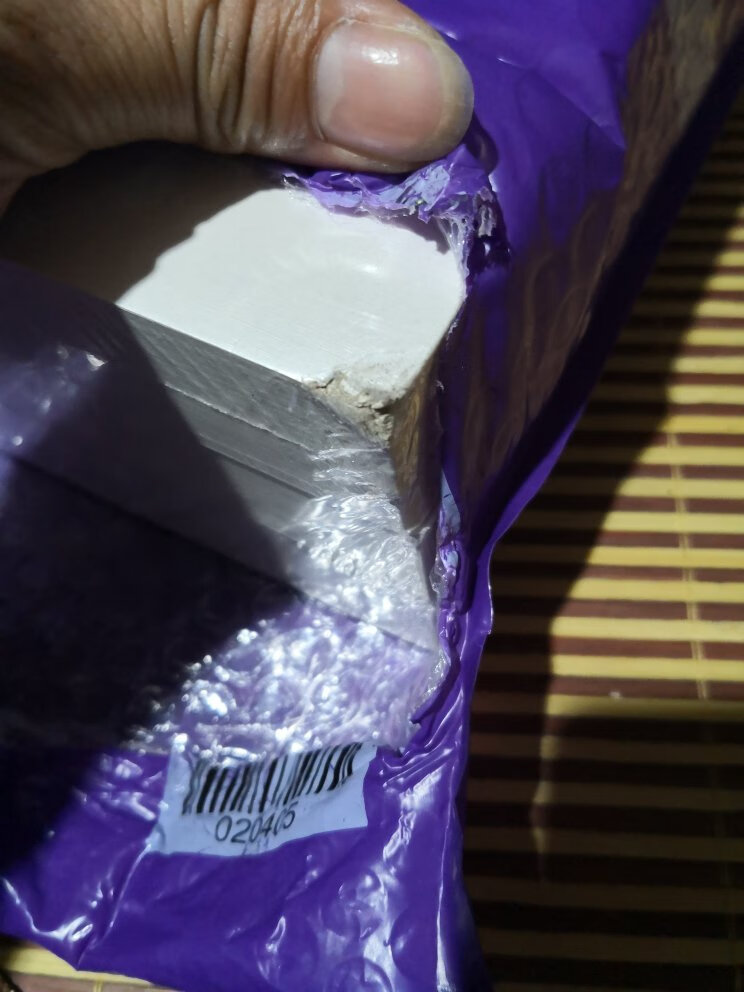 第一次在买书,书收到了,也是第一次对购物进行评价,不满意!比~贵27块钱,最为关键是第一本《轴心时代》右下角是坏的。退换货麻烦,也就忍忍算了