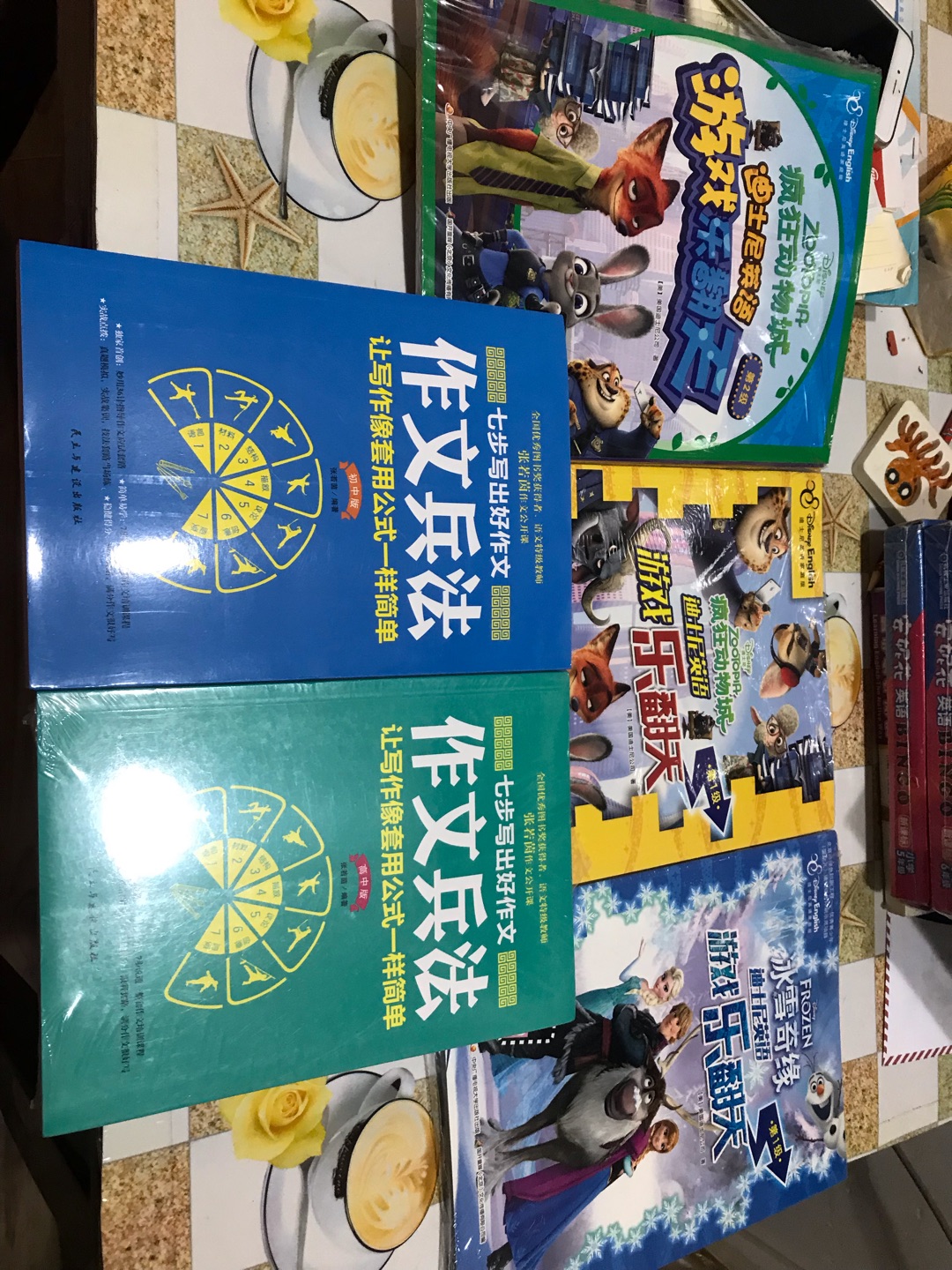 吃的,喝的,用得,买的最多的就是书啦!希望优惠能够多多,特别是买书的时候优惠活动喜欢变来变去的,刚下单是这个活动,再下一单就又变了,浪费消费者时间,敢做活动就光明正大的做,不要做了又纠结,又改变。