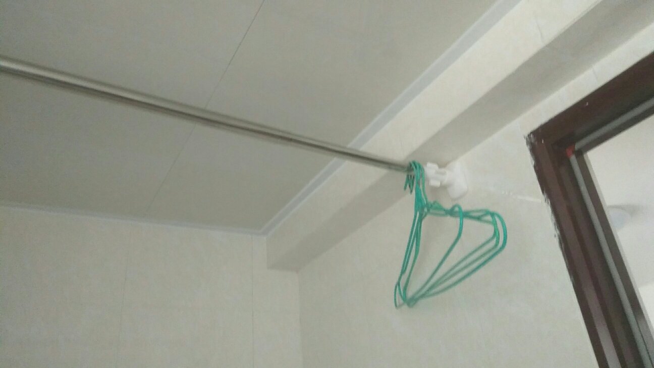 还行,用着方便,不用打孔,可没有想象的那么好,那么结实,整体应该也不会出啥问题。
