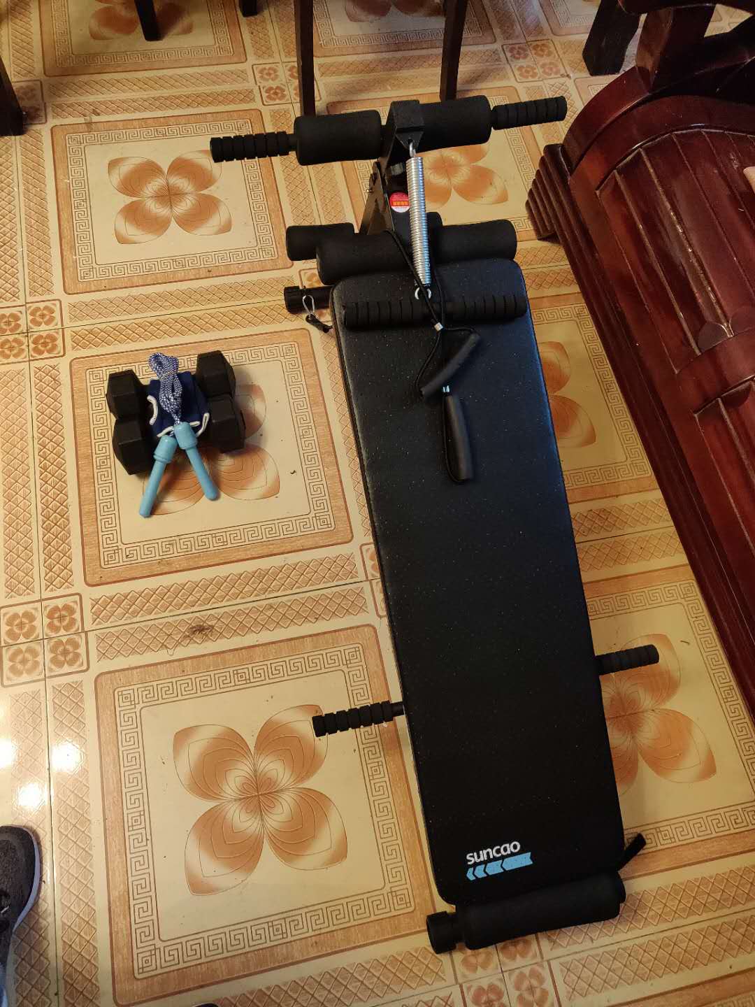 东西很好,今后就用它来做仰卧起坐了