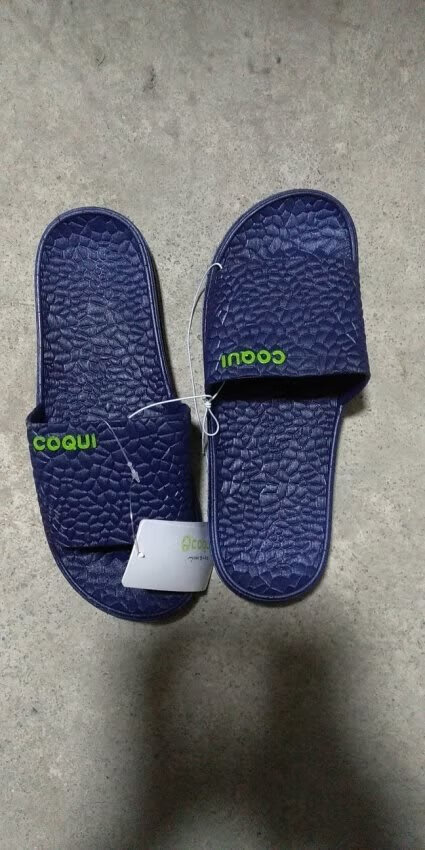 物流是真快,鞋子穿着还算舒服,感觉不错,很满意,下次还来。
