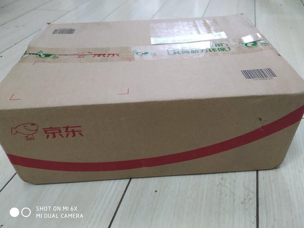 看了评价后买的,希望对孩子的学习有所帮助,但现在还没时间,放暑假的时候再看吧,的快递服务态度很好,送货很及时,货物包装的也非常好,结实无破损,总之是一次愉快的购物了!!!!!!!!