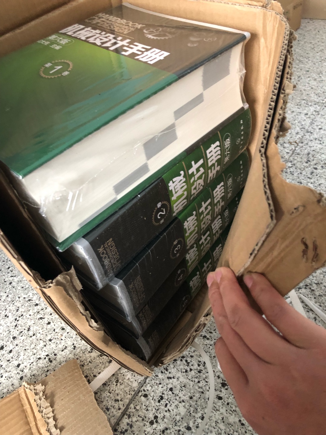 6000多就这么一点书…总体不错,有的来了塑膜破了,还有点脏,商品质量很好,很满意,配送速度快啊,而且配送员态度也非常好。以前没有认真评价过,不知道浪费了多少京豆,这个真的不和谐,受妥每次都写一百多字,这是第n次在.上买东西了,棒棒棒的厉害东西便宜而且质量好,物美价廉,买的放心,吃的开心感觉,都买上瘾了,买买买,根本停不下来,东西品种多而且特别全,划算,方便,而且实惠,包装很好,且没有任何损坏,会一直支持下去,服务还可以。是一个好评模板,因为自己懒,不想每个产品都好评,所以特地模仿――位大神网友写下这个模板,但是这个产品无论是质量还是外形肯定是喜欢的,如果不喜欢的话,收到东西以后会生气,然后会变成喋喋不休的抱怨,自然不可能贴这个好评,这里给各咨询友人一个参考,这个商品还是值得购买的,来自一位懒惰的只爱购物不爱写评语的人