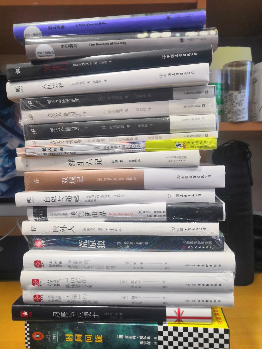 自营,包装完整,有棱有角,折扣大力,书迷福音。这么多书我就花了两百多块钱,原价要六百多。的物流真的没话说,大家都清楚有多赞。