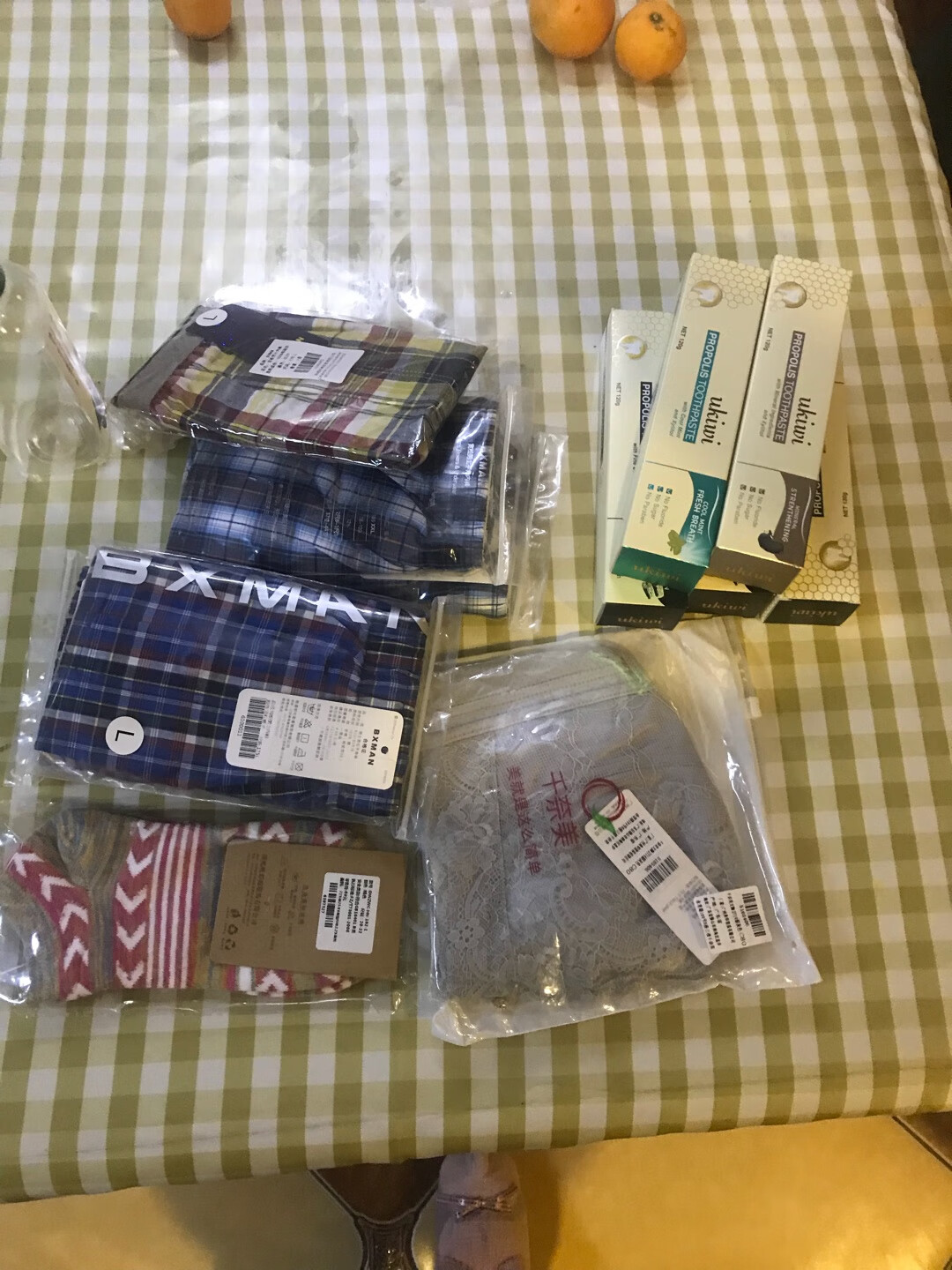 活动买的,价格不错,很薄很舒服。