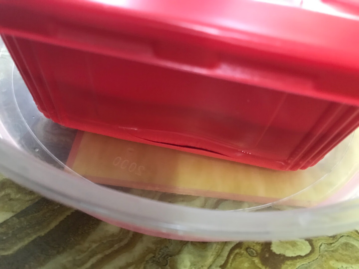 两件都是破的怎么回事?