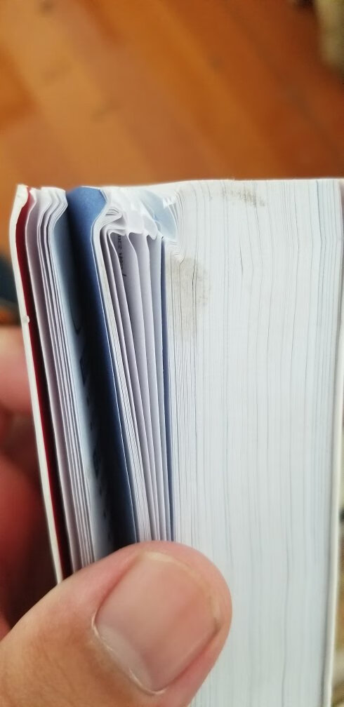 我没见过这么差的书 就是地摊卖的书 也比你家的好 真不知道那些好评是怎么刷出来的 买书看来也要擦亮眼睛!