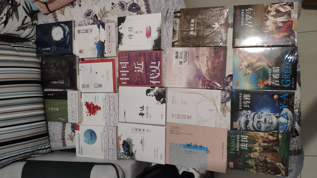 四月读书月活动99元十本书很划算,一口气把想买的书买了不少,每本都是我认真挑选的,生活的同时也要提升自己的精神世界,慢慢品读吧!