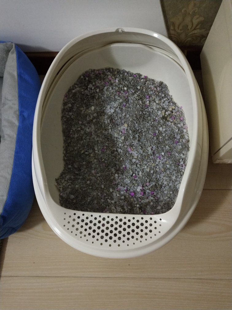 咪咪很喜欢,盆子很大,质量也很好,用了它之后,咪咪生活习惯很好
