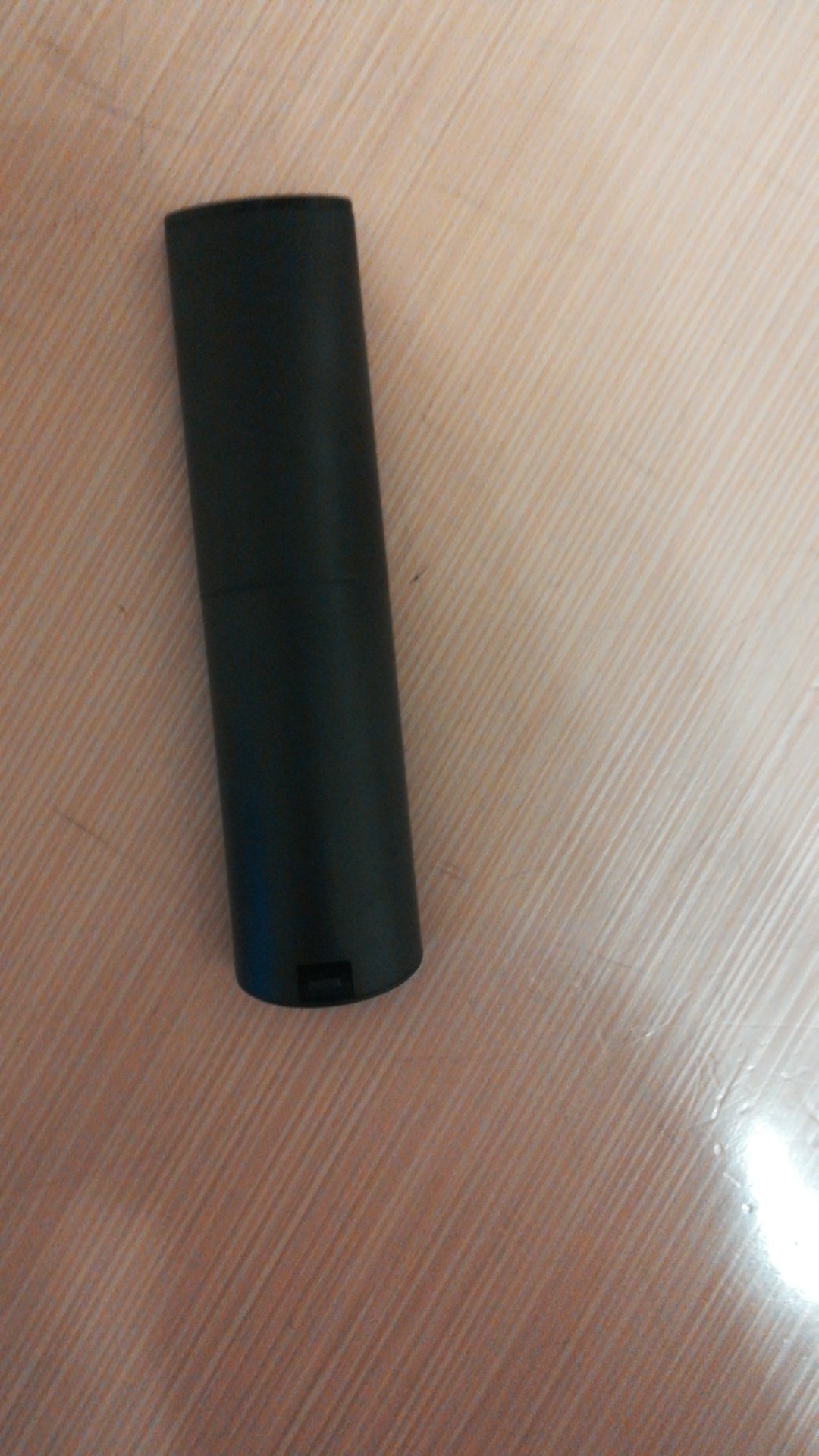 外形跟原装的看不出差别,使用起来也很顺手,价格还算实在。