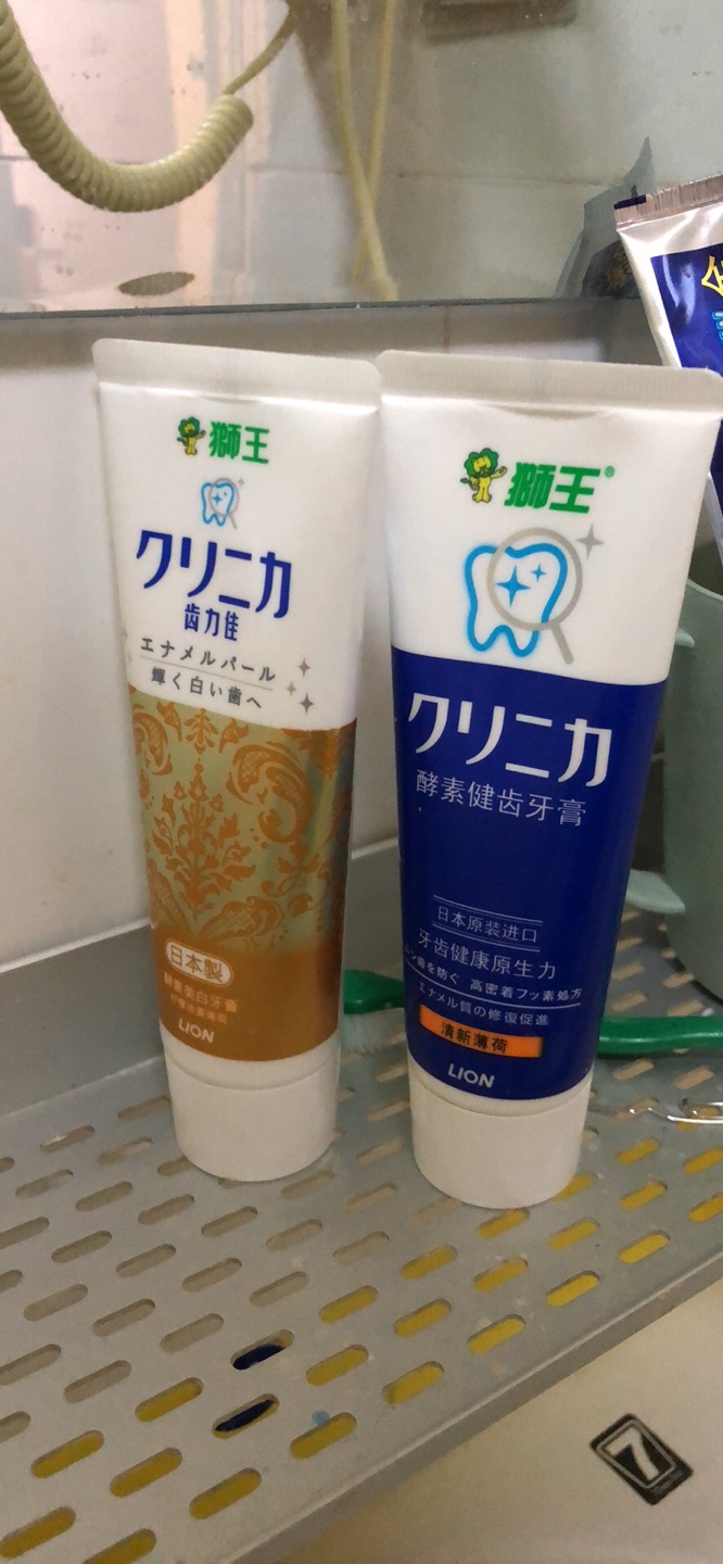 信赖超市,用一点点泡沫就很丰富,每次刷牙保证三分钟,牙齿白白白