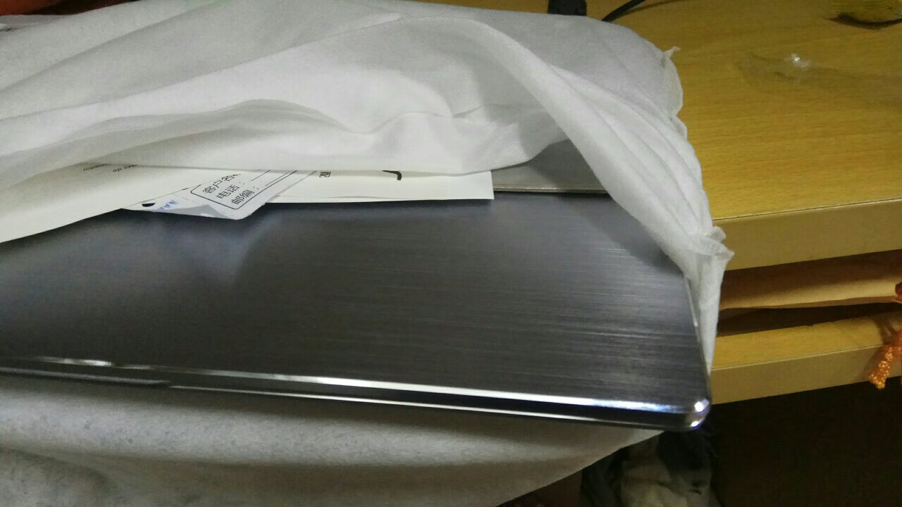 看起来外形不错的,但是用起来很卡,我也不知道为什么,问客服有没回我,不知道是我不会用还是它**!