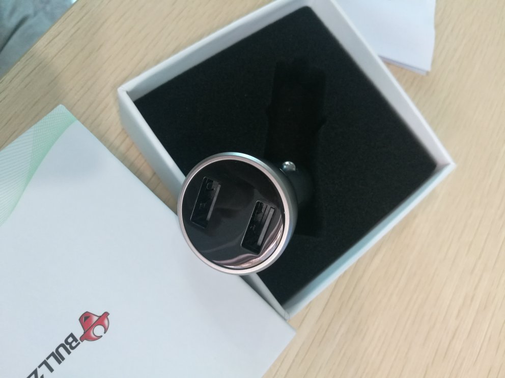 物流很快,有电压电流过压过流显示提示。手感很沉