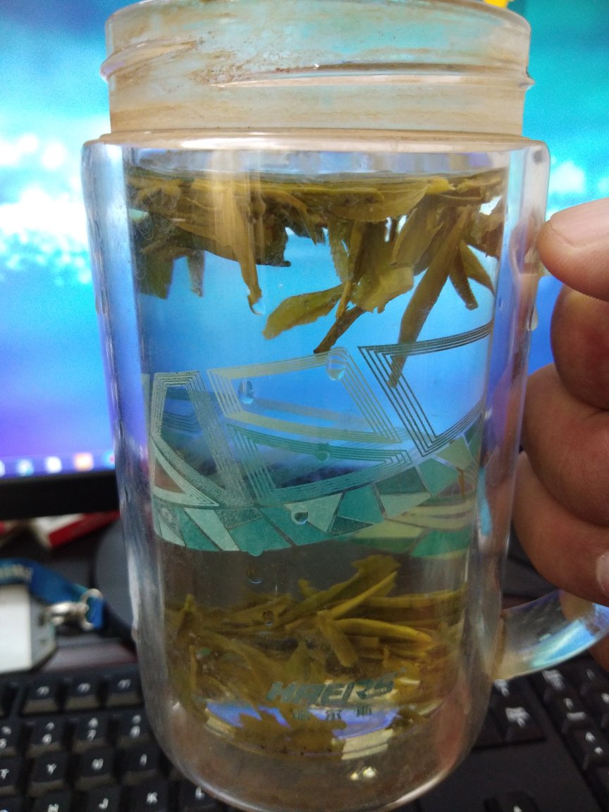 配送速度隔日达,包装简单但不失优雅。泡的品相也不错,味道还不错。