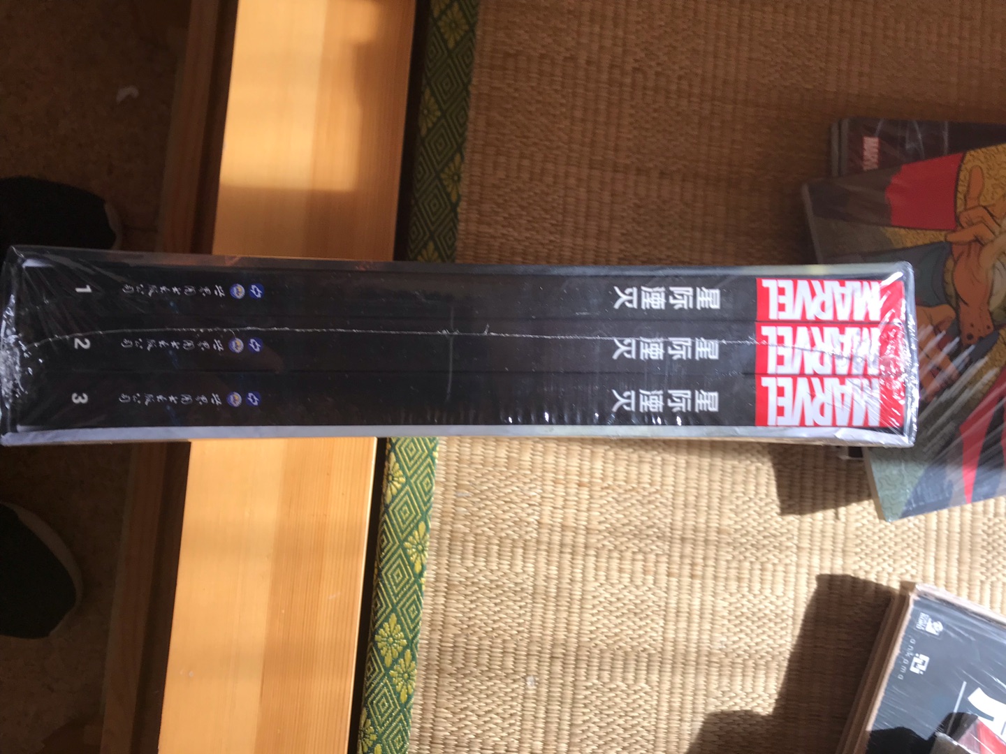双十一还没开始前看到有活动就猴急猴急地买了,比活动时贵了一些,不过比平时还是优惠一些。物流快,不过这次包装不是很满意,大部分都是通过箱子送过来的,单独有几本竟然是用塑料袋包一包送过来了,看来双十一到了袋子不够用了,希望能改善,别让用户失望。