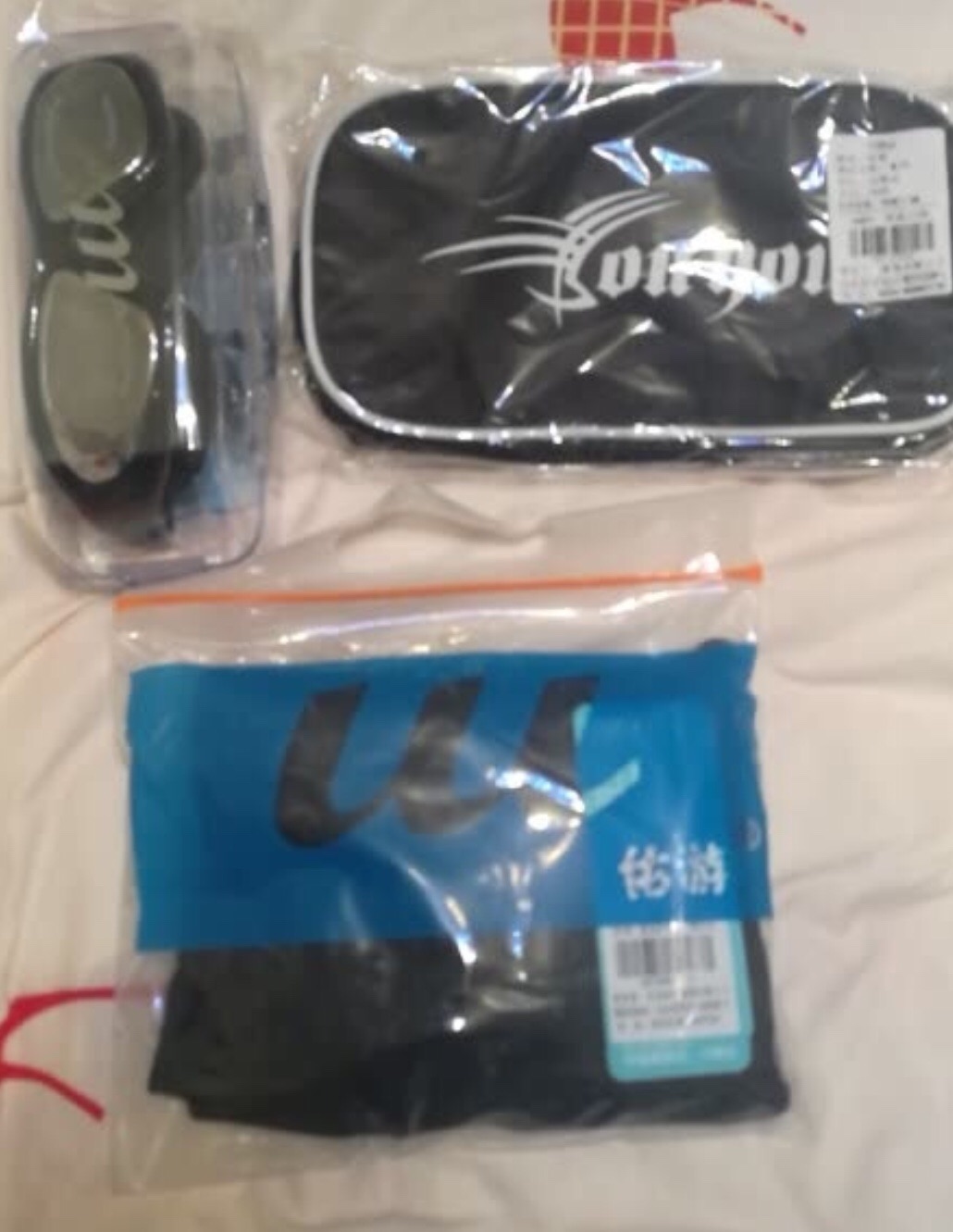 帮老公的同事买的,他也相中了,装备齐全,还携带方便,很实用,特别好用,物流特别的快,最喜欢在上购物了,物美价廉