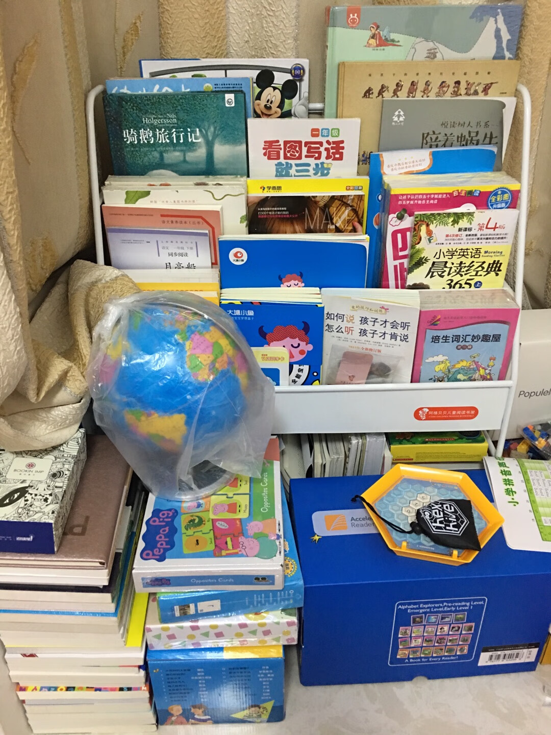 在买书已经是一种乐趣,只要看到喜欢的书就一定要买回家。当然也是的购书活动太给力了,一看就忍不住买买买,更希望那么给力的活动我也能抢到券,几百年都抢不到券了。