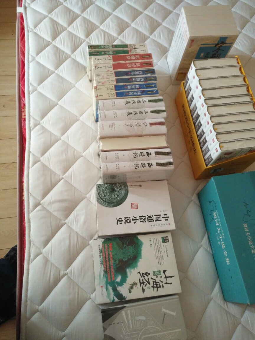我也得了一种只买书不看书的病,呵呵。只要搞活动,看到好书就忍不住买买买。现在买书基本上都在买,物美价廉,统一给个好评,大大点个赞。