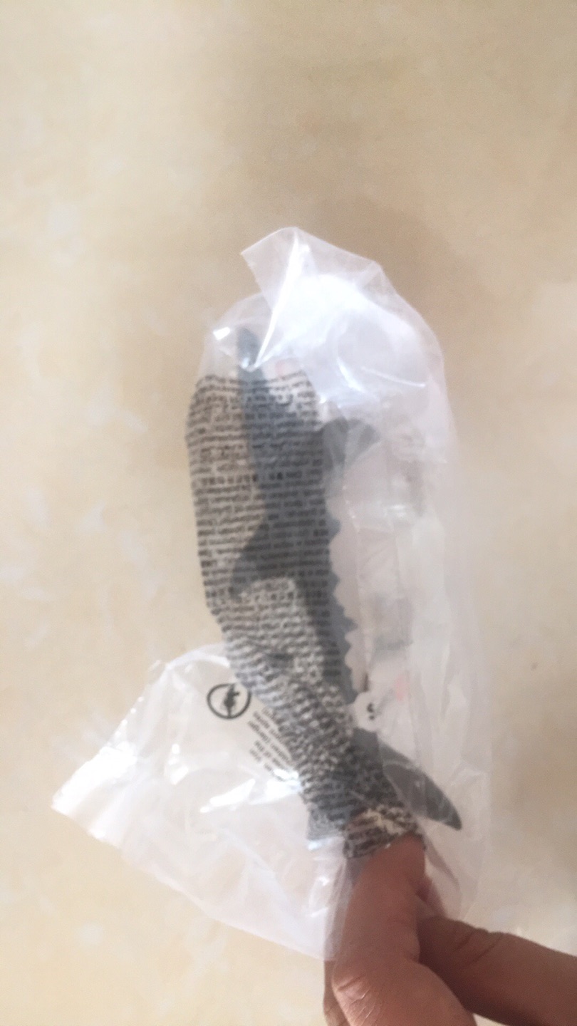 还是很大的,做工很好,包装简易不浪费。很喜欢