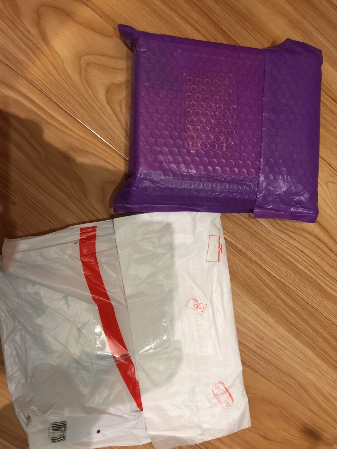 的图书活动一直搞得很好,买书都在买了。快递给力,买了好多,每一本都有塑封,很好。送了图书8周年的纪念书签。小孩喜欢得很。可惜没有抢到神卷啊……