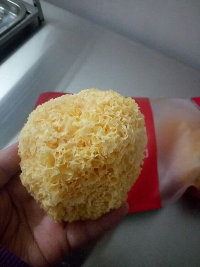 颜色如图片色,煮粥喝了,口感挺糯的。