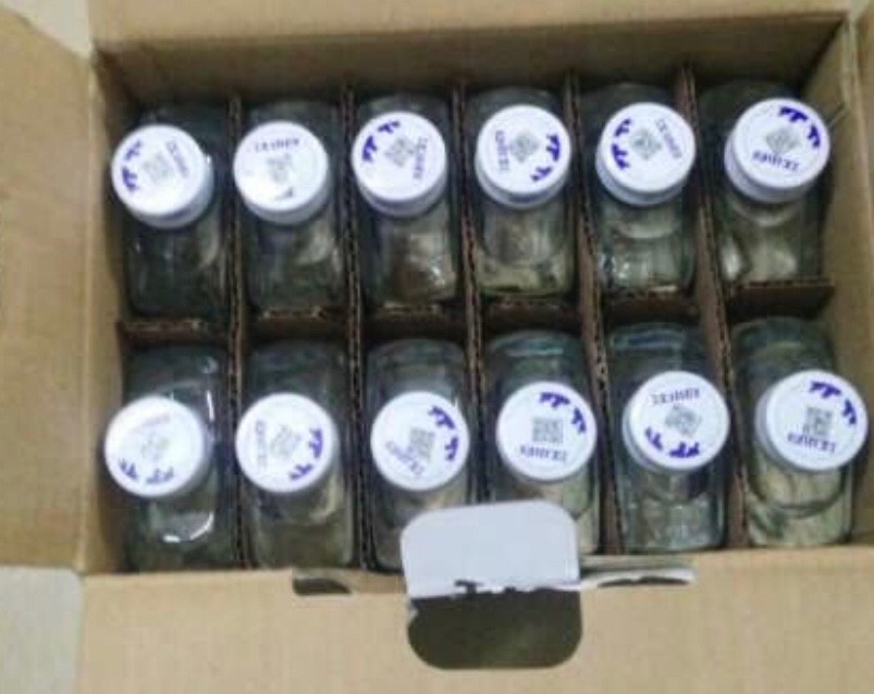性价比很好,电话上看到的,朋友喜欢,帮朋友买的,价格很好,包装也是杠杠的,看着就舒服,高大上啊,配送的也很小心,朋友喜欢,拍了照片来分享