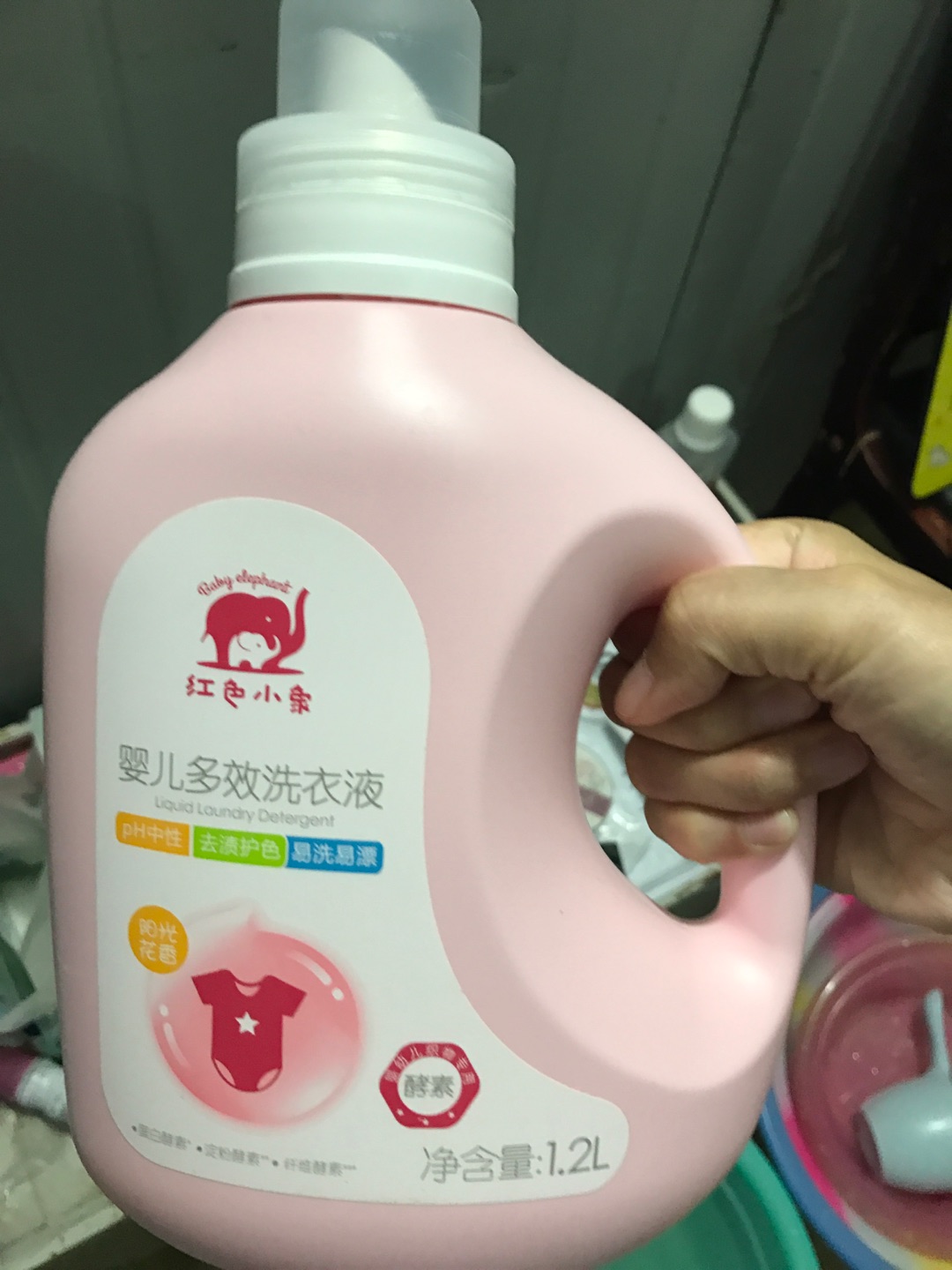 用着不错,香香的,就是去啧不是很好,果汁什么的都洗不干净