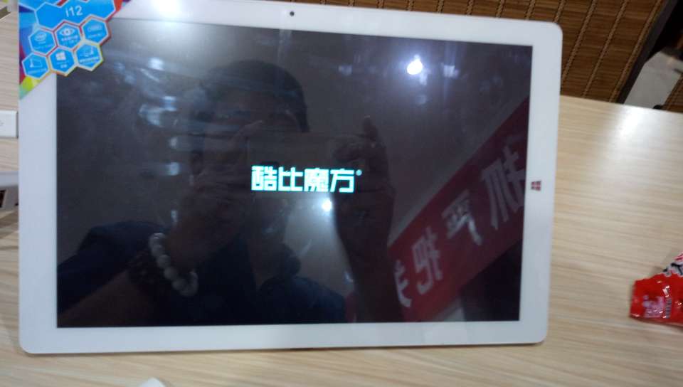 使用真心方便。玩游戏超爽,安卓的,电脑版的都可以玩一台搞定