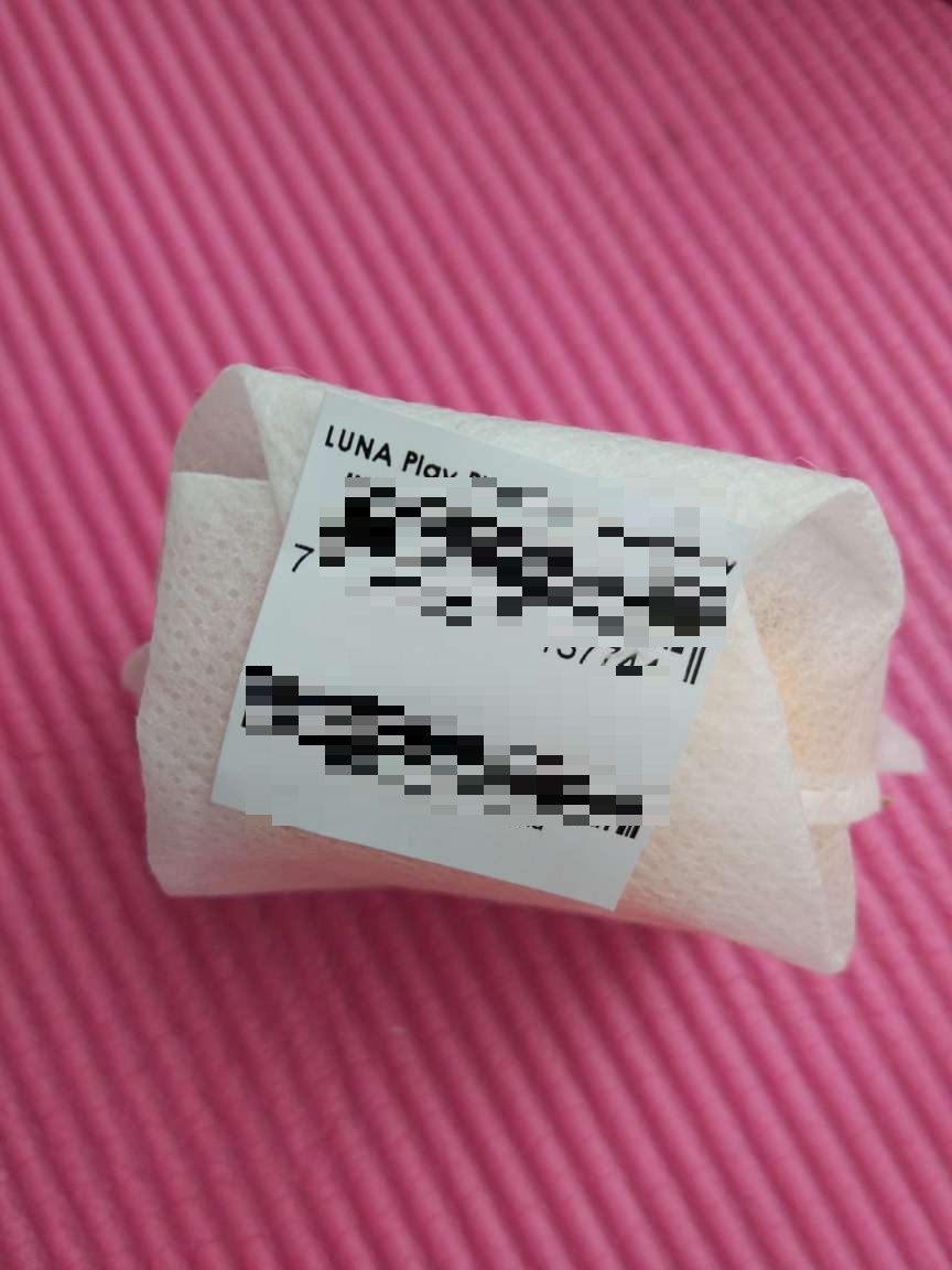 洗完滑滑的,感觉既然功效一样,买便宜的比较好。
