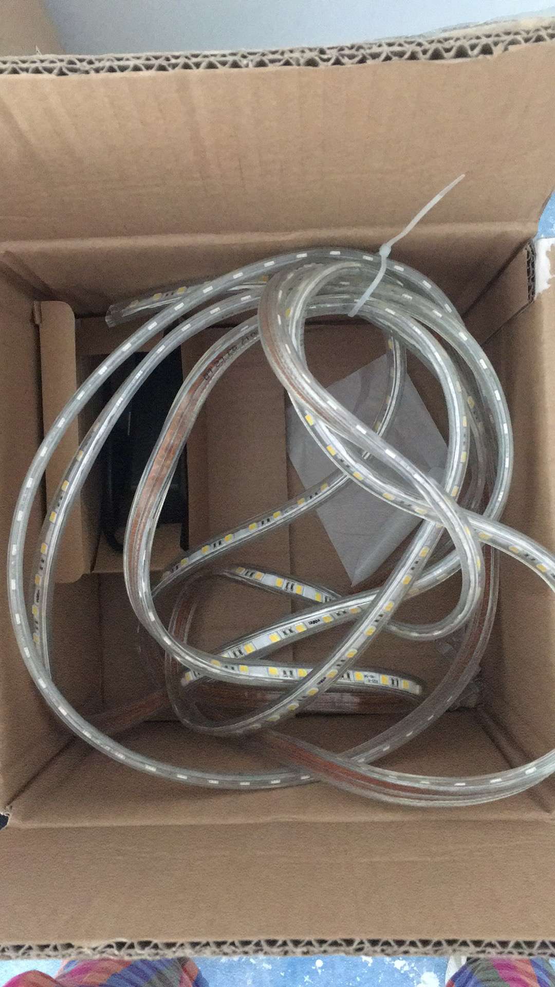 差评,一直相信自营,结果少发货,发错货。客服答应的事都不兑现。
