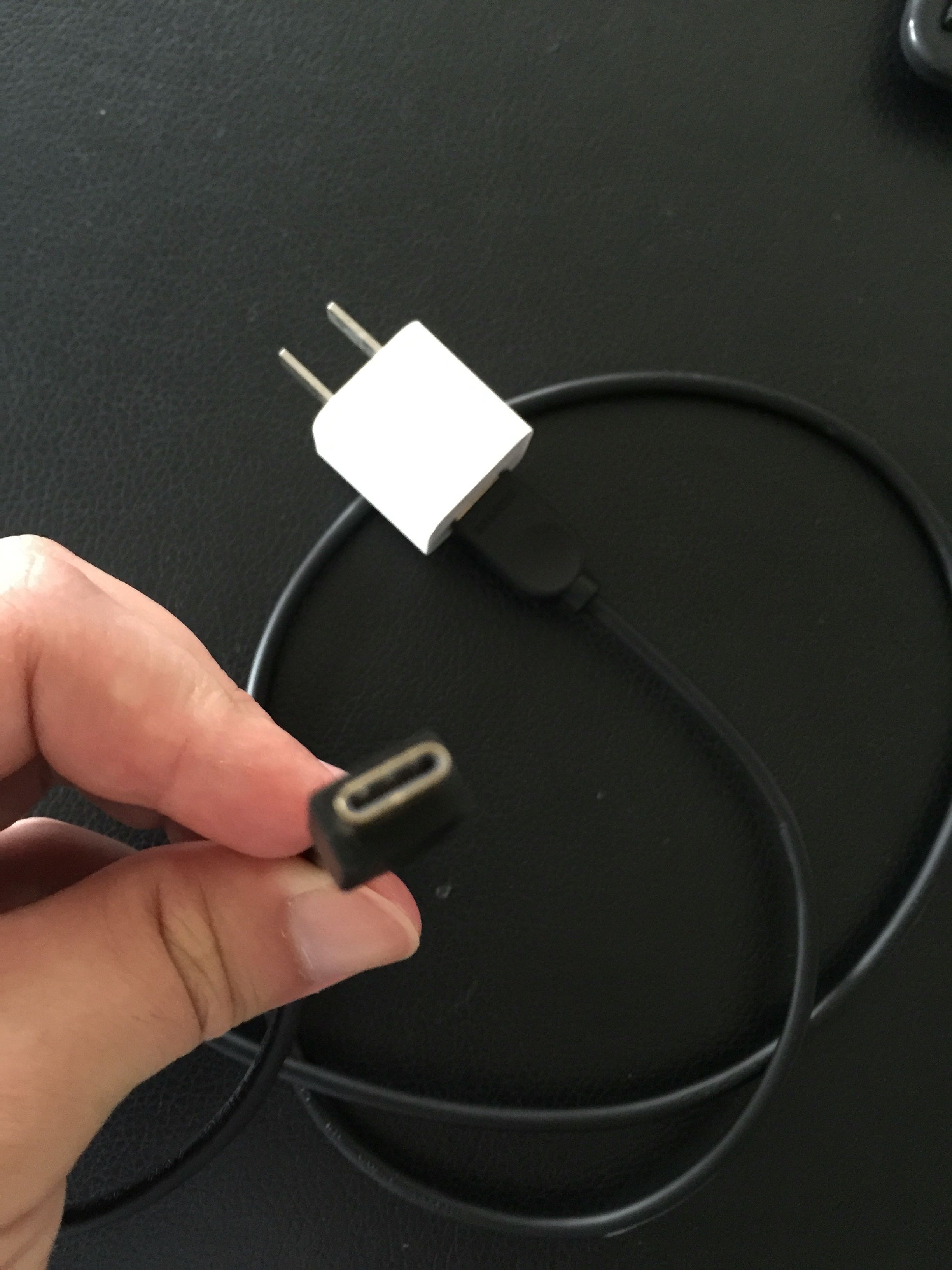 能用 比较好看 但是插一两次马上就把镀金磨掉了