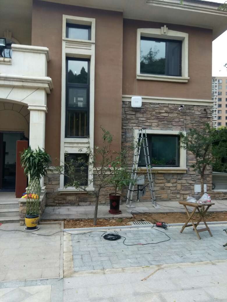 个头很大,安装配件很给力,已经用上了,整个院子信号杠杠的,山上也没问题了。