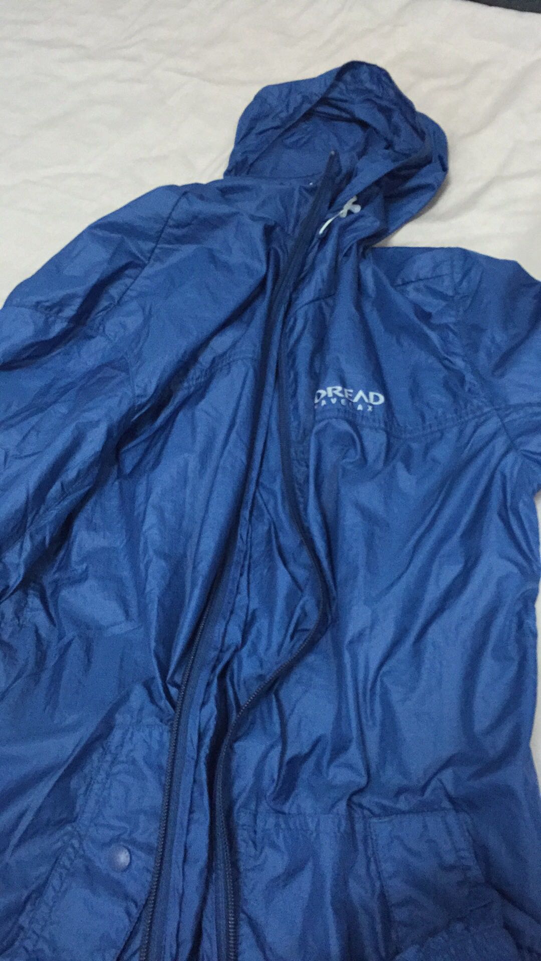 衣服不错,正品,款也好!
