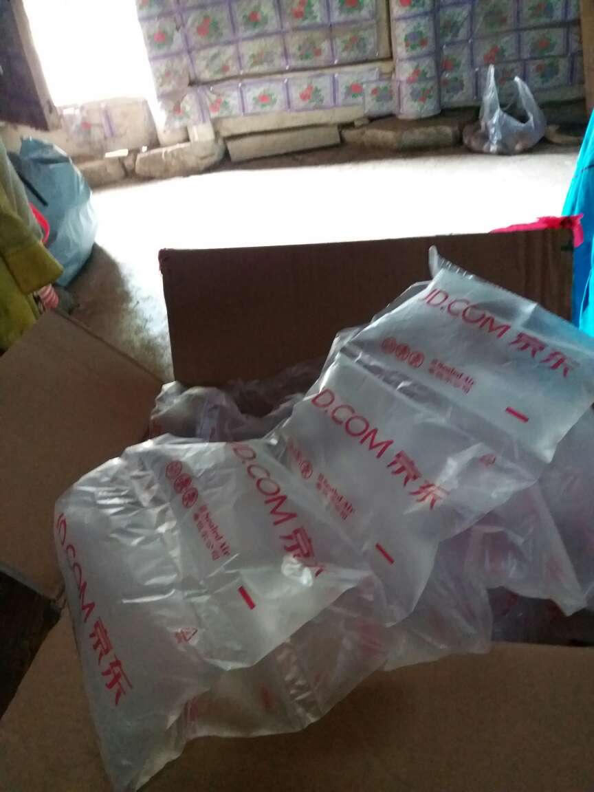 非常好吃,比泡面好吃多得多,还比泡面更容易泡熟。就是缺少点牛腩。最后不知怎么的,买任何东西都没发票,不知厂家是咋回事?