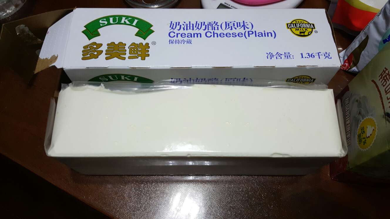 做轻乳酪蛋糕用。干吃味道也不错,淡淡的奶酪味。