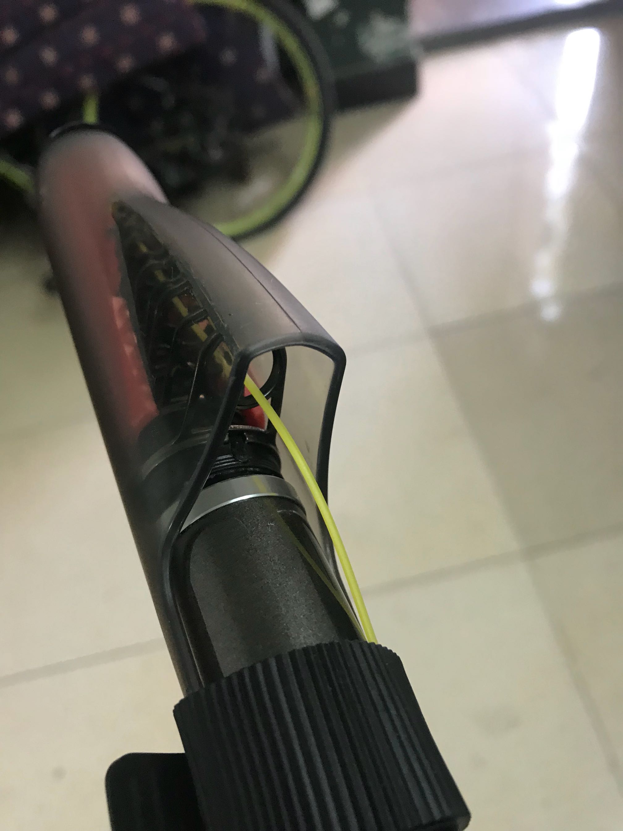 趁活动赶紧下手一只,只为冬季淡水钓远用。到手感觉调性软,没试过矶钓竿,3号的硬度现在感觉就是软了,长的矶钓竿还是5号更好吧。还没开光,有时间去试试,串钩打远,希望能有好的收获。